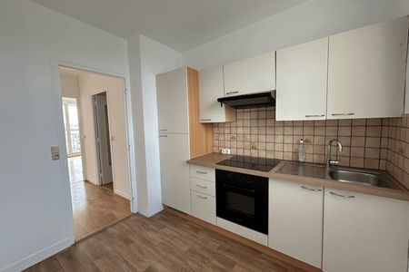 Vue n°2 Appartement 3 pièces T3 F3 à louer - Reims (51100)