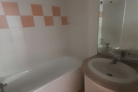 Vue n°3 Appartement 2 pièces T2 F2 à louer - Sorgues (84700)