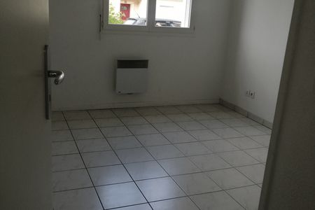 Vue n°2 Appartement 3 pièces T3 F3 à louer - Pineuilh (33220)