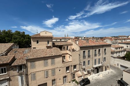 Vue n°2 Appartement meublé 3 pièces T3 F3 à louer - Nimes (30000)