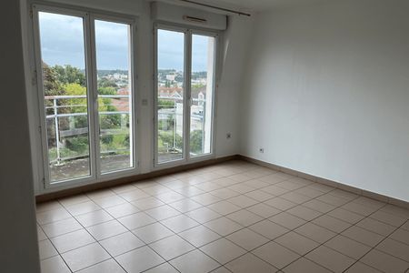 Vue n°3 Appartement 2 pièces T2 F2 à louer - Corbeil-essonnes (91100)