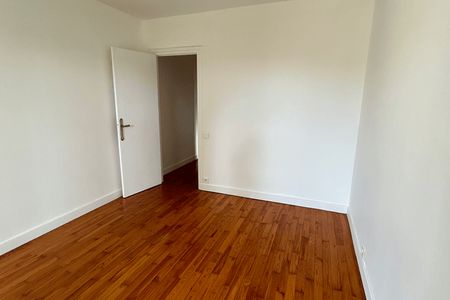 Vue n°3 Appartement 3 pièces T3 F3 à louer - Chamalieres (63400)