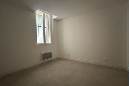 Vue n°3 Appartement 2 pièces T2 F2 à louer - Beziers (34500)