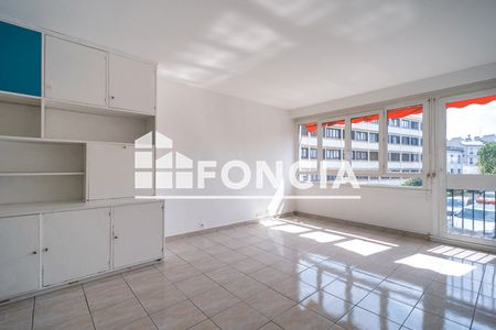 Vue n°2 Appartement 4 pièces à vendre - FONTENAY SOUS BOIS (94120) - 70.28 m²