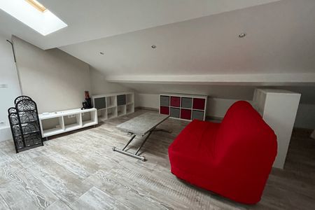 appartement-meuble 1 pièce à louer TOULON 83000