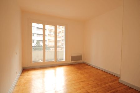 Vue n°3 Appartement 2 pièces T2 F2 à louer - Grenoble (38000)