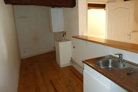 Vue n°2 Appartement 4 pièces T4 F4 à louer - Sedan (08200)