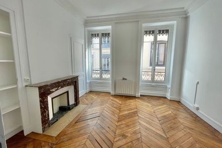 Vue n°3 Appartement 4 pièces à louer - Lyon 2ᵉ (69002) 1 499,22 €/mois cc