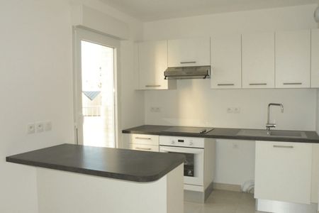 Vue n°2 Appartement 3 pièces T3 F3 à louer - Bordeaux (33300)