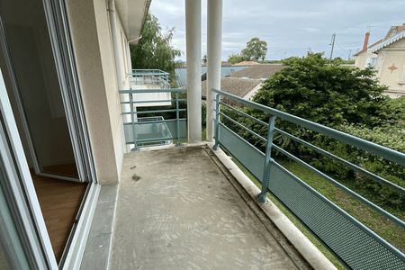 Vue n°2 Appartement 2 pièces T2 F2 à louer - Soyaux (16800)