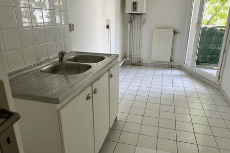 Vue n°2 Appartement 3 pièces T3 F3 à louer - Cergy Le Haut (95800)