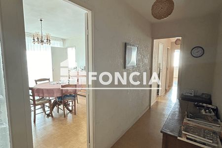 Vue n°3 Appartement 5 pièces T5 F5 à vendre - Corbeil-essonnes (91100)