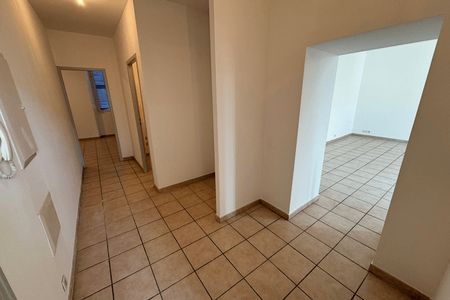 appartement 4 pièces à louer CHARLEVAL 13350 88.3 m²