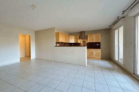 Vue n°3 Appartement 3 pièces T3 F3 à louer - Toulon (83100)