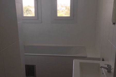 Vue n°3 Appartement 3 pièces T3 F3 à louer - Nimes (30000)