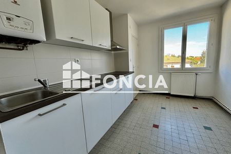 Vue n°2 Appartement 3 pièces T3 F3 à vendre - Avignon (84000)