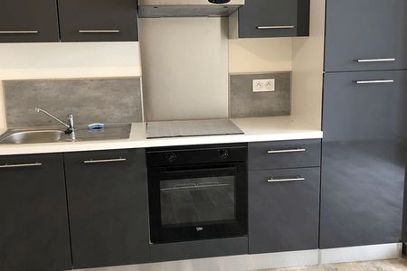 Vue n°2 Appartement 3 pièces T3 F3 à louer - Gardanne (13120)