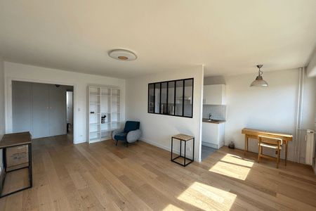 Vue n°2 Appartement meublé 3 pièces T3 F3 à louer - Paris 15ᵉ (75015)