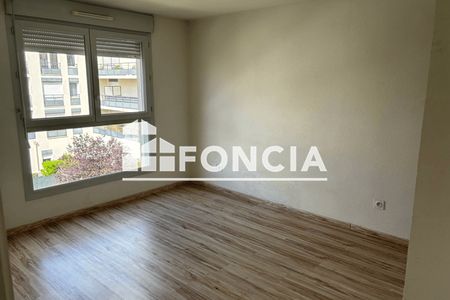 Vue n°3 Appartement 3 pièces T3 F3 à vendre - Meyzieu (69330)