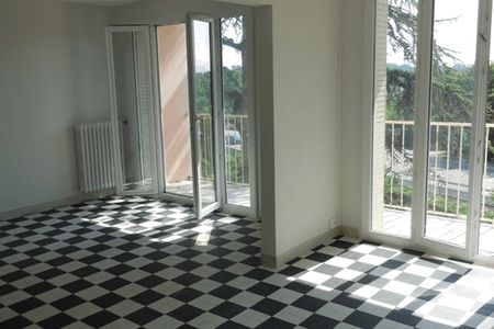 appartement 4 pièces à louer BOURG SAINT ANDEOL 07700 80.5 m²