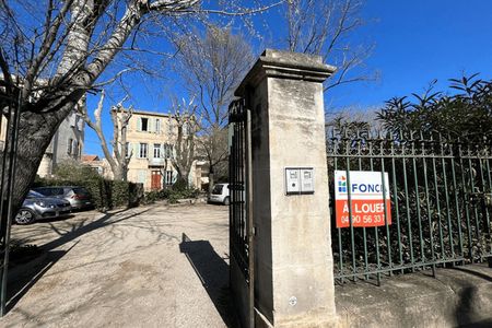 Vue n°2 Appartement 4 pièces T4 F4 à louer - Salon De Provence (13300)