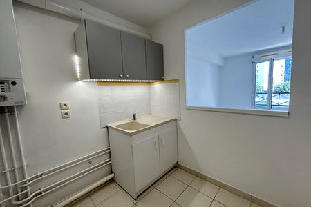 Vue n°3 Appartement 2 pièces T2 F2 à louer - Toulon (83000)