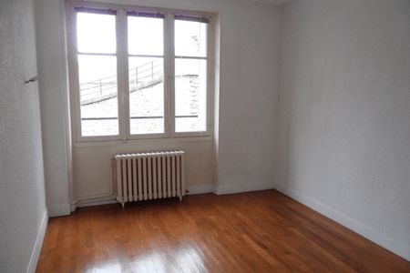 Vue n°3 Appartement 2 pièces T2 F2 à louer - Orleans (45100)