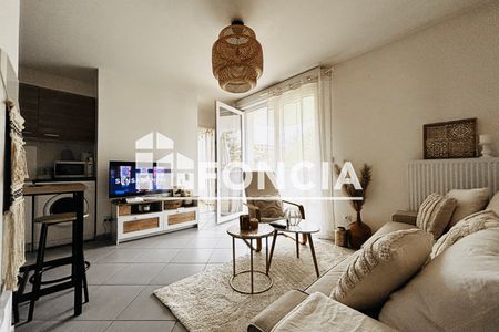 Vue n°2 Appartement 2 pièces T2 F2 à vendre - Caluire-et-cuire (69300)