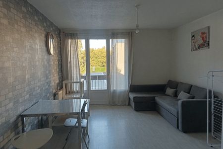 appartement-meuble 1 pièce à louer BOURGOIN-JALLIEU 38300