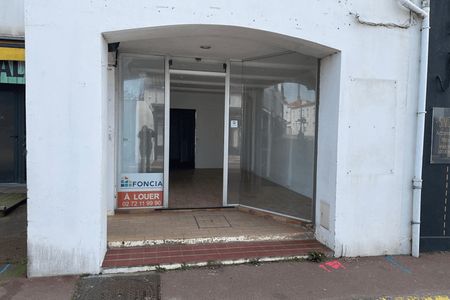 Vue n°3 Local commercial à louer - Noirmoutier En L Ile (85330) 2 200 €/mois cc