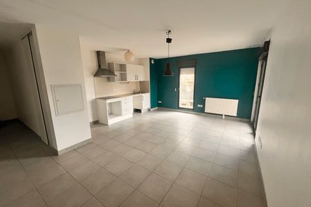 Vue n°3 Appartement 3 pièces T3 F3 à louer - Bordeaux (33300)