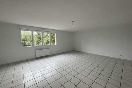 Vue n°2 Appartement 4 pièces T4 F4 à louer - Charleville-mezieres (08000)