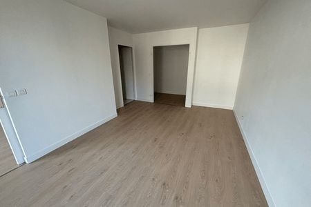 Vue n°3 Appartement 2 pièces T2 F2 à louer - Issy Les Moulineaux (92130)