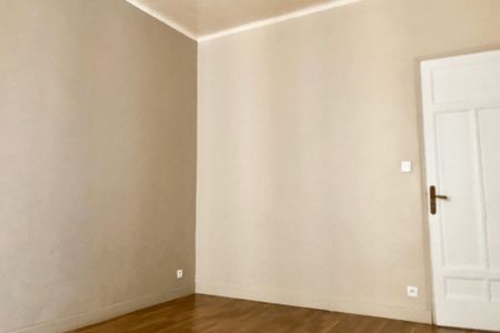 Vue n°3 Appartement 4 pièces T4 F4 à louer - Toulon (83000)