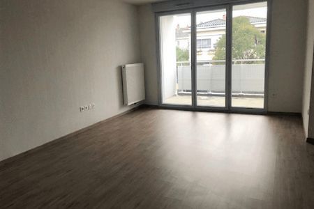 Vue n°2 Appartement 3 pièces T3 F3 à louer - Toulouse (31200)