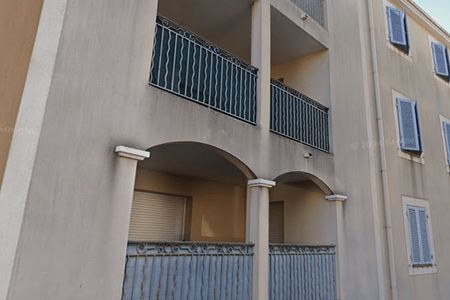 Vue n°2 Appartement 3 pièces T3 F3 à louer - Bormes Les Mimosas (83230)