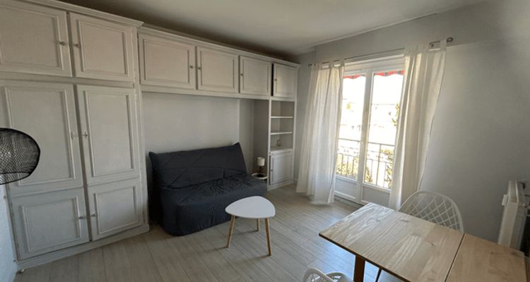appartement-meuble 1 pièce à louer - NIMES CEDEX 30000 22 m²