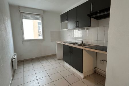 Vue n°3 Appartement 3 pièces T3 F3 à louer - Clermont-ferrand (63000)