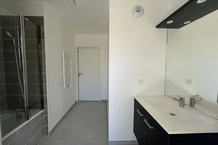 Vue n°2 Appartement 3 pièces T3 F3 à louer - Marseille 9ᵉ (13009)