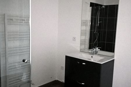 Vue n°2 Appartement 2 pièces T2 F2 à louer - Morieres Les Avignon (84310)