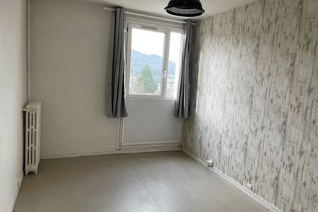 Vue n°3 Appartement 3 pièces T3 F3 à louer - Cahors (46000)