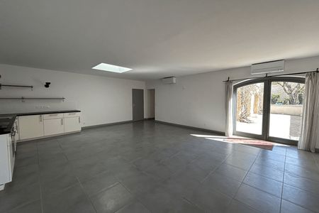 appartement 4 pièces à louer SAINT QUENTIN LA POTERIE 30700 117.6 m²