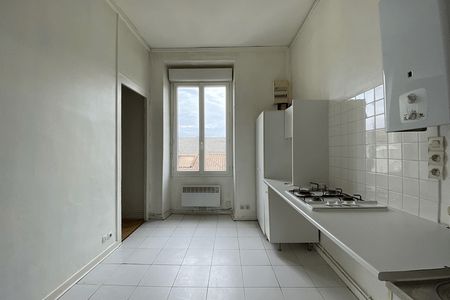 Vue n°3 Appartement 2 pièces T2 F2 à louer - Bordeaux (33000)