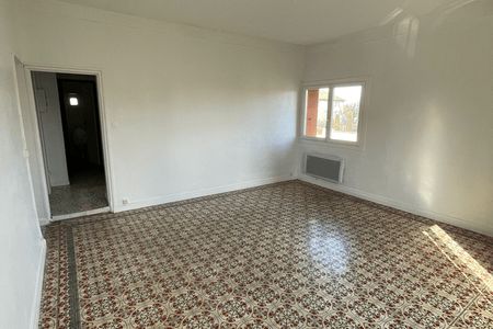 appartement 3 pièces à louer CHATEAUNEUF DE GADAGNE 84470 52.7 m²