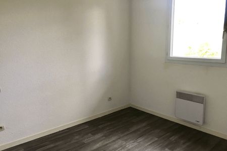 Vue n°3 Appartement 2 pièces T2 F2 à louer - Agen (47000)