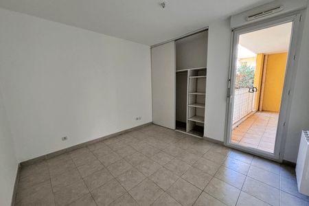 Vue n°3 Appartement 3 pièces T3 F3 à louer - Toulon (83000)