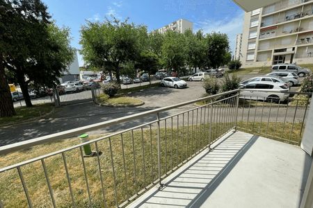 Vue n°2 Appartement 2 pièces T2 F2 à louer - Villefranche Sur Saone (69400)