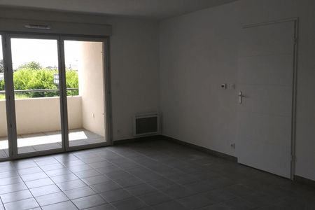 appartement 3 pièces à louer LE LUC 83340 60.3 m²