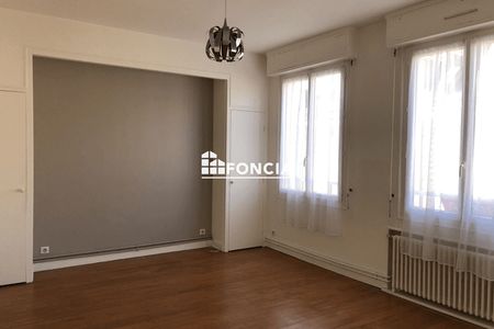 Vue n°3 Appartement 3 pièces T3 F3 à louer - Amiens (80000)