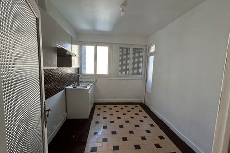 Vue n°3 Appartement 4 pièces T4 F4 à louer - Clermont Ferrand (63000)